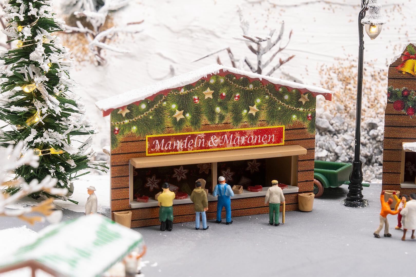2 bancarelle del mercatino di Natale