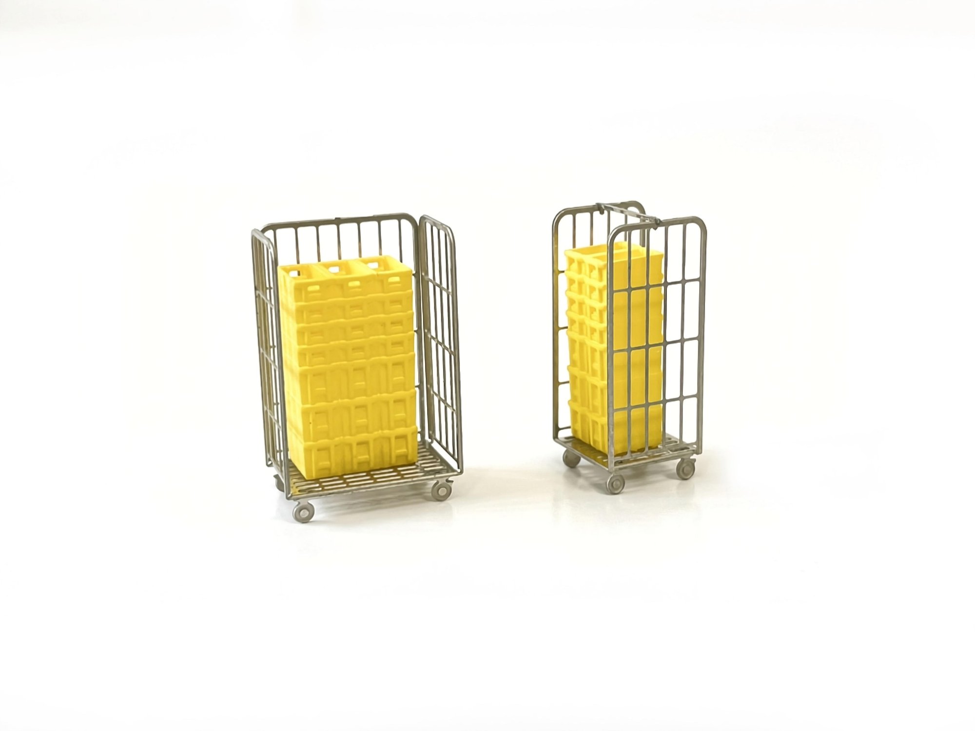 2 chariots à paquets avec bacs à courrier jaunes