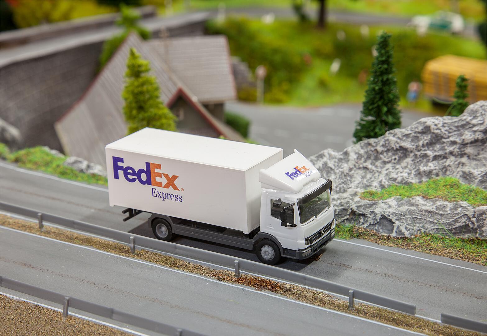 Camion MB Atego 04 FedEx (HERPA)