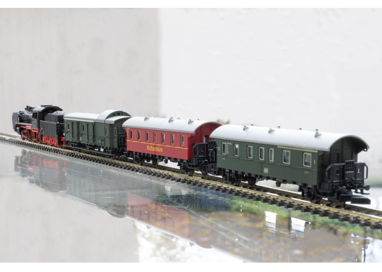 Coffret de départ "Train voyageurs-musée" avec locomotive à vapeur BR 24.