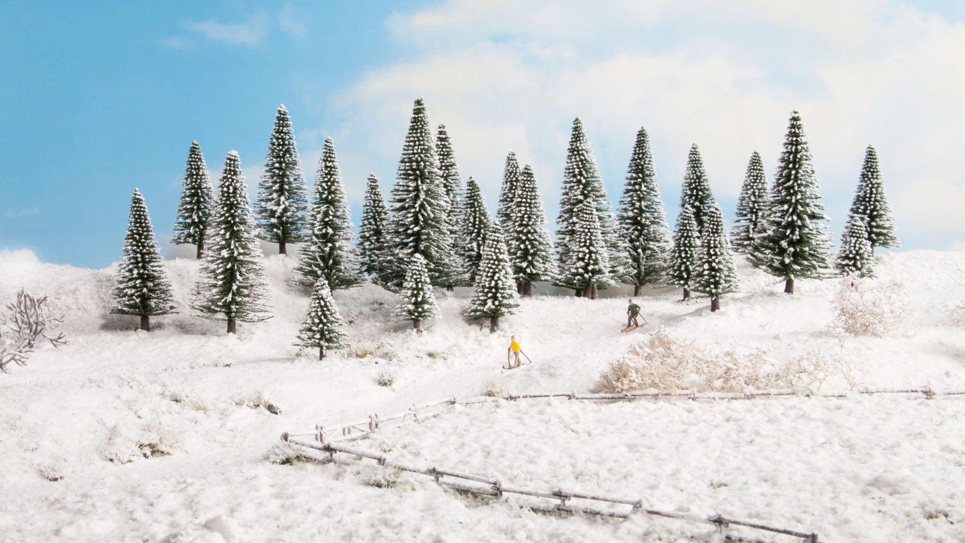 10 sapins enneigés 5 - 14 cm