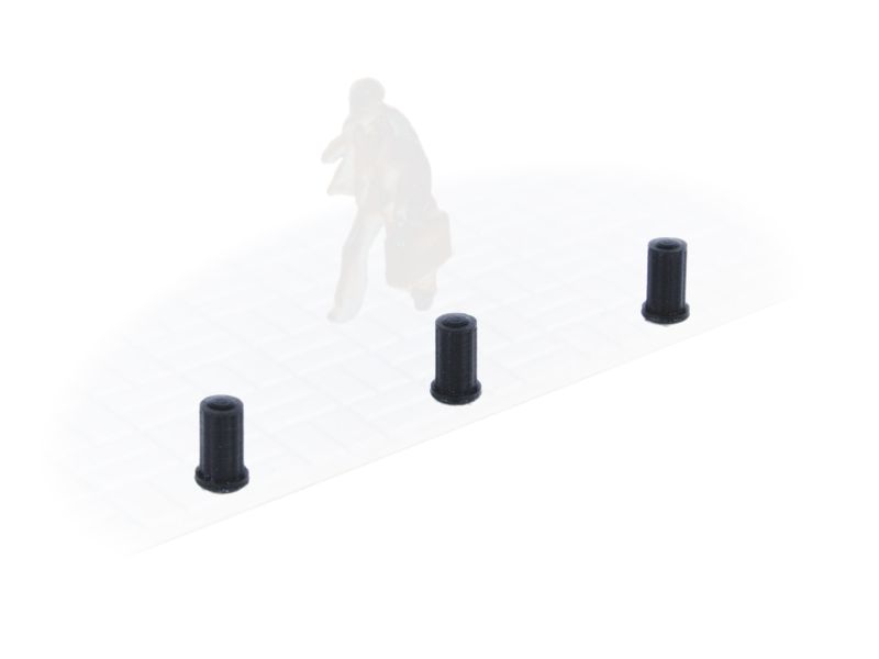 18 bollards cannelés