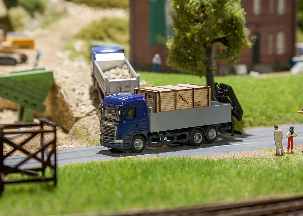 Camion Scania R 13 HL Plateau avec caisse en bois (HERPA)