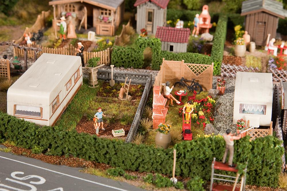 2 Jardins d'ouvrier avec caravane