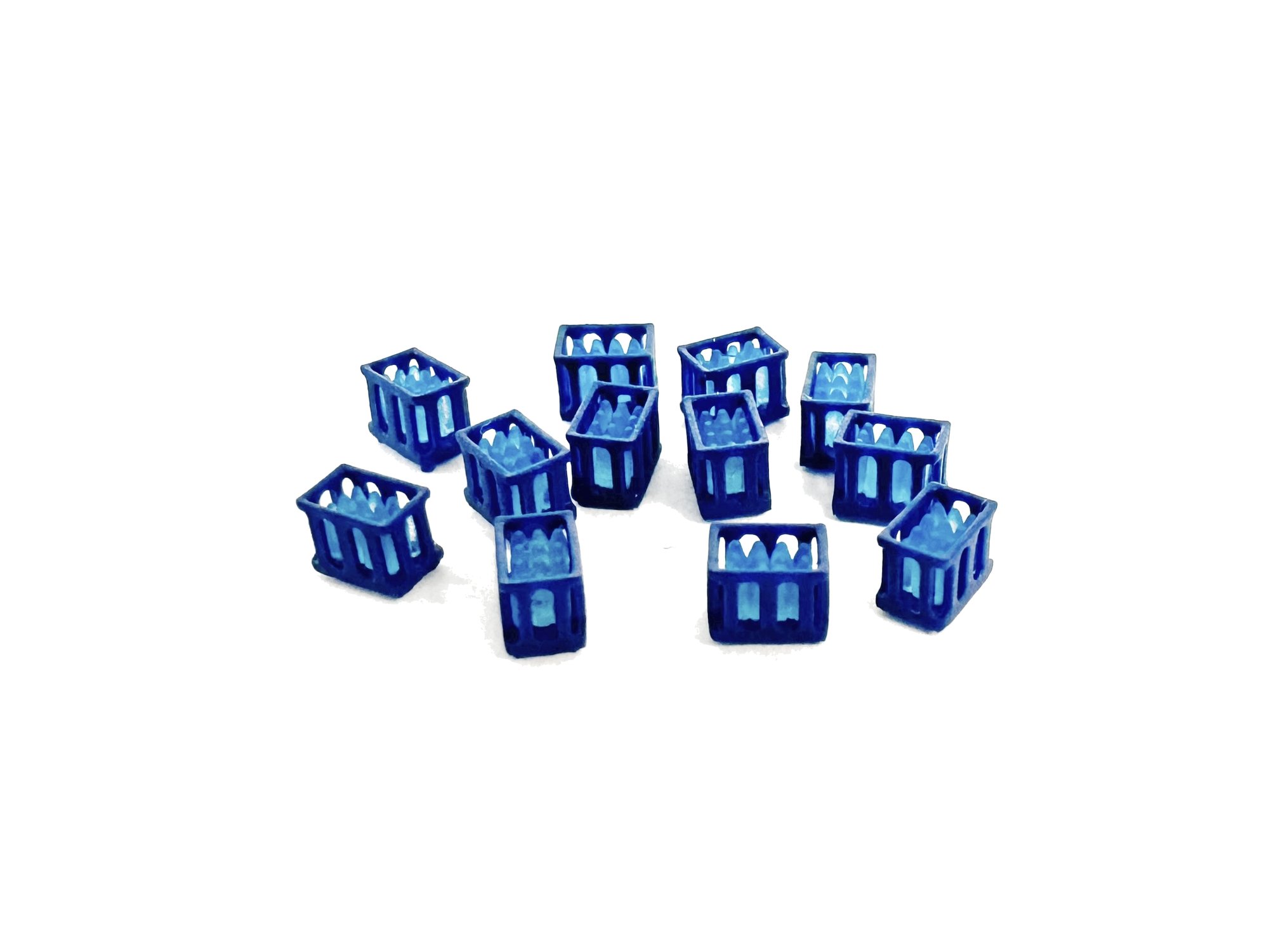 12 boîtes d'eau bleues