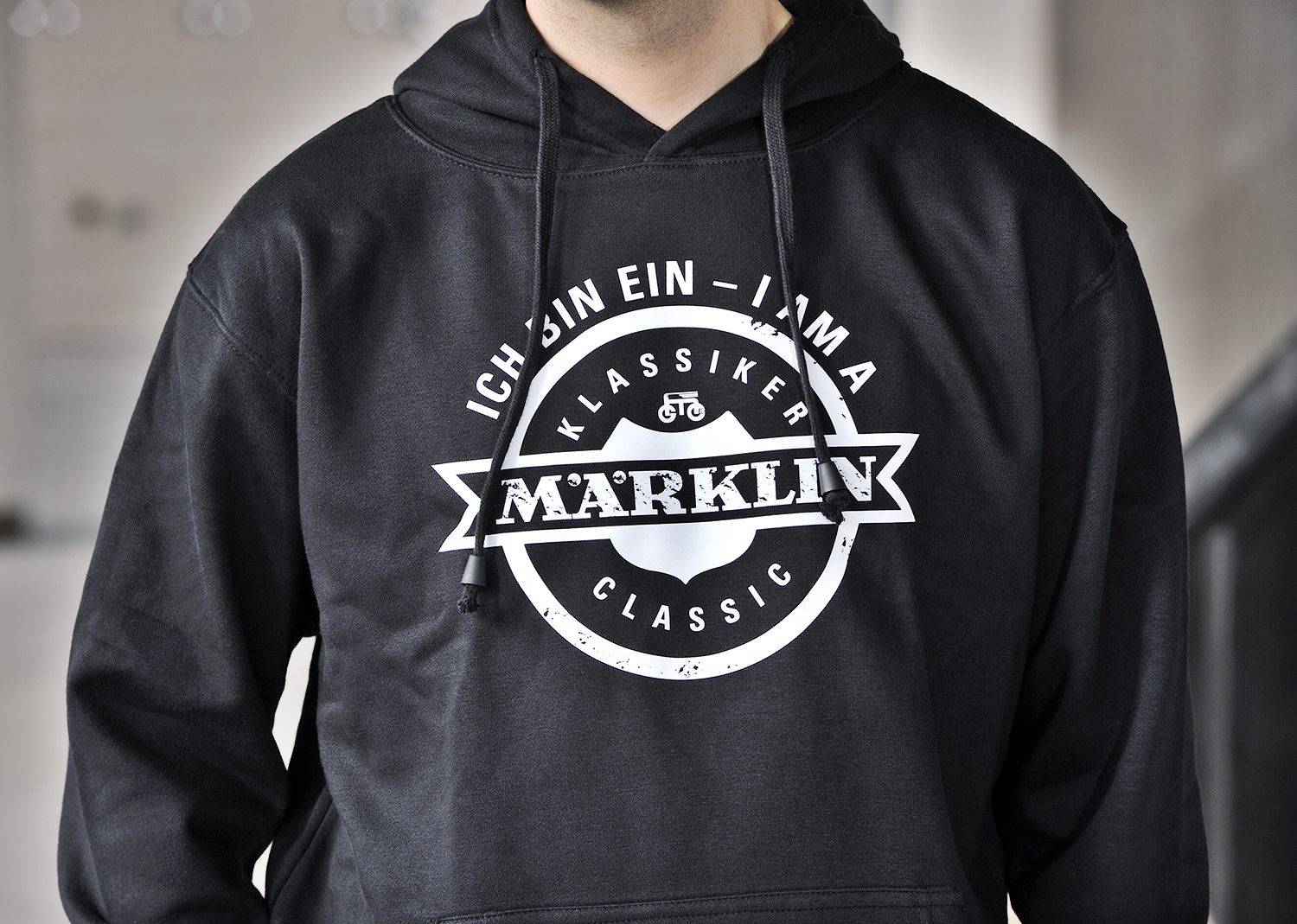 Felpa con cappuccio "Ich bin ein Märklin Klassiker" taglia L