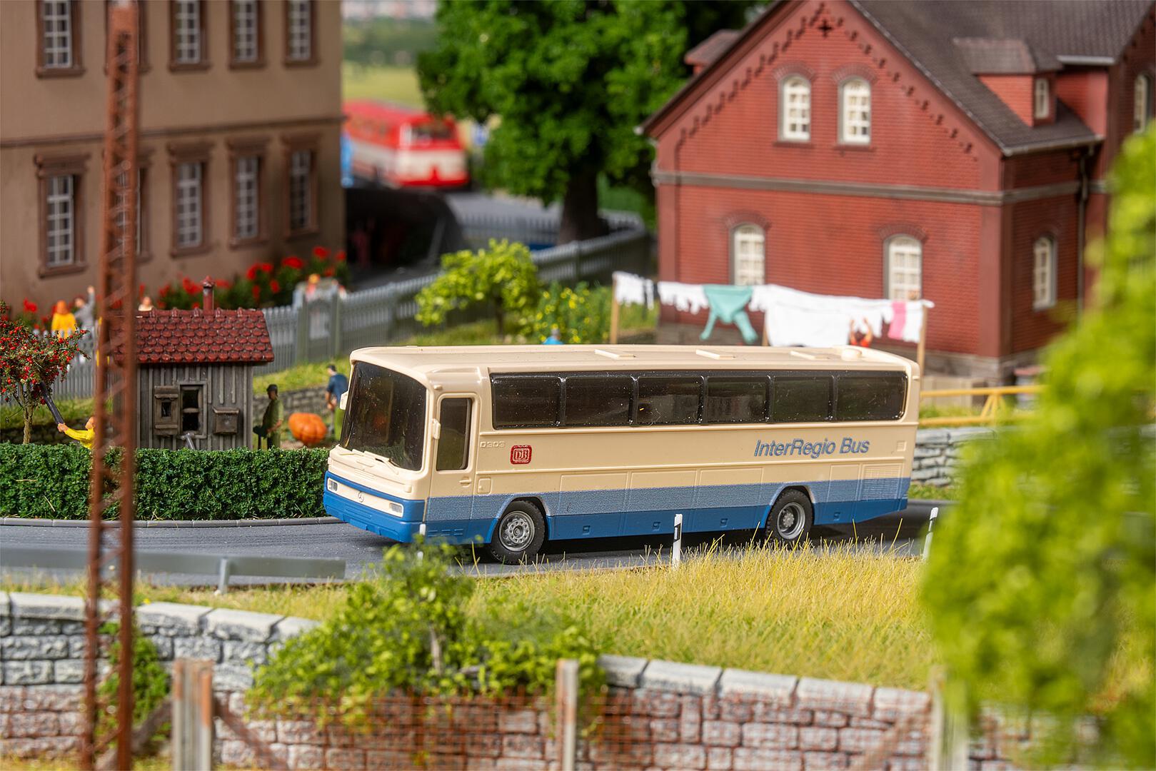Autobus InterRegio MB O 303 (WIKING)
